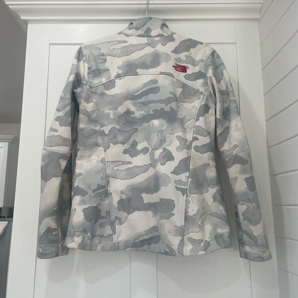 The North Face Jacket Size M - Picture 2 of 4
